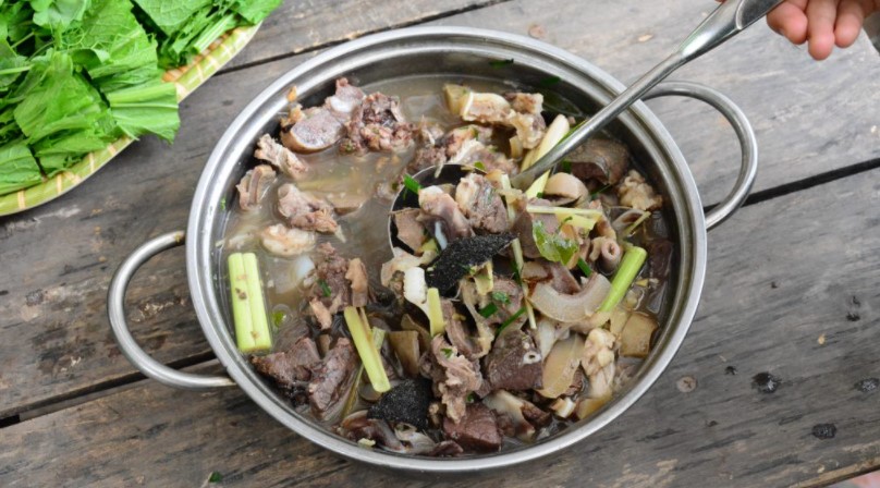 nấu thắng cố ngựa 