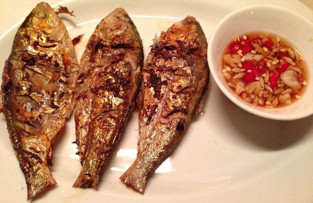 Cá mòi chiên giòn