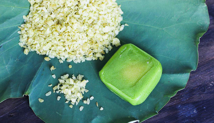 Cửa hàng bán bánh cốm Hà Nội