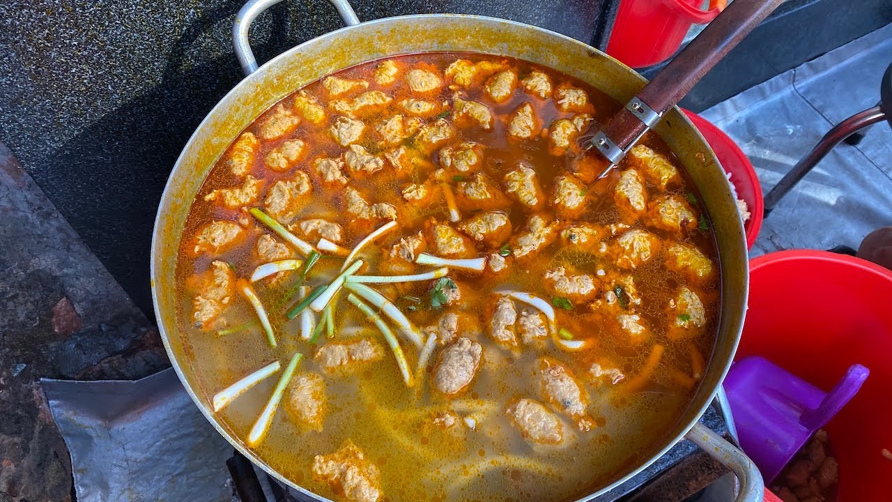 Các món ăn ngon từ chả cua huế