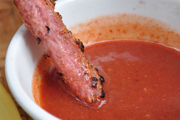 Học ngay cách pha nước chấm nem chua rán cực ngon dưới đây